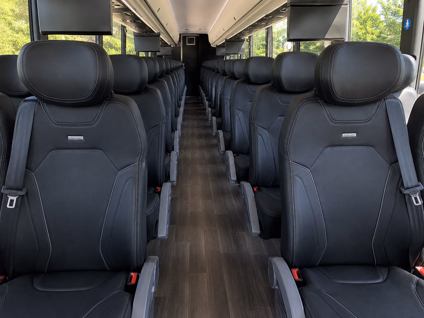 farmington hills private shuttles for wedding pickups and drop offs in farmington hills