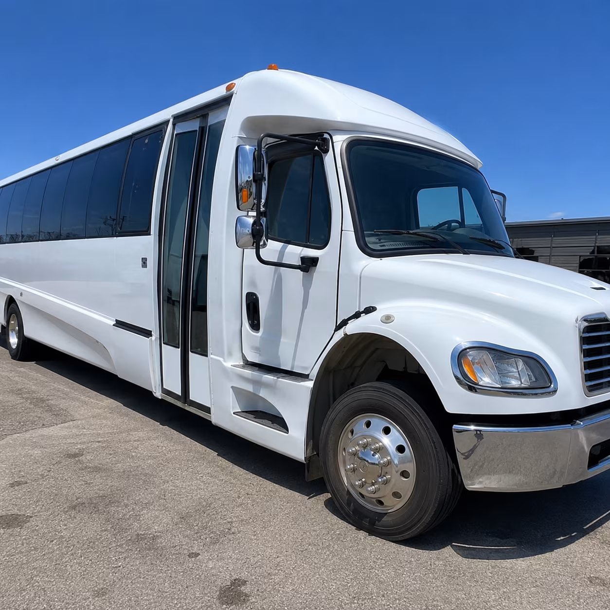 how the type of bus you choose changes the price in warren michigan