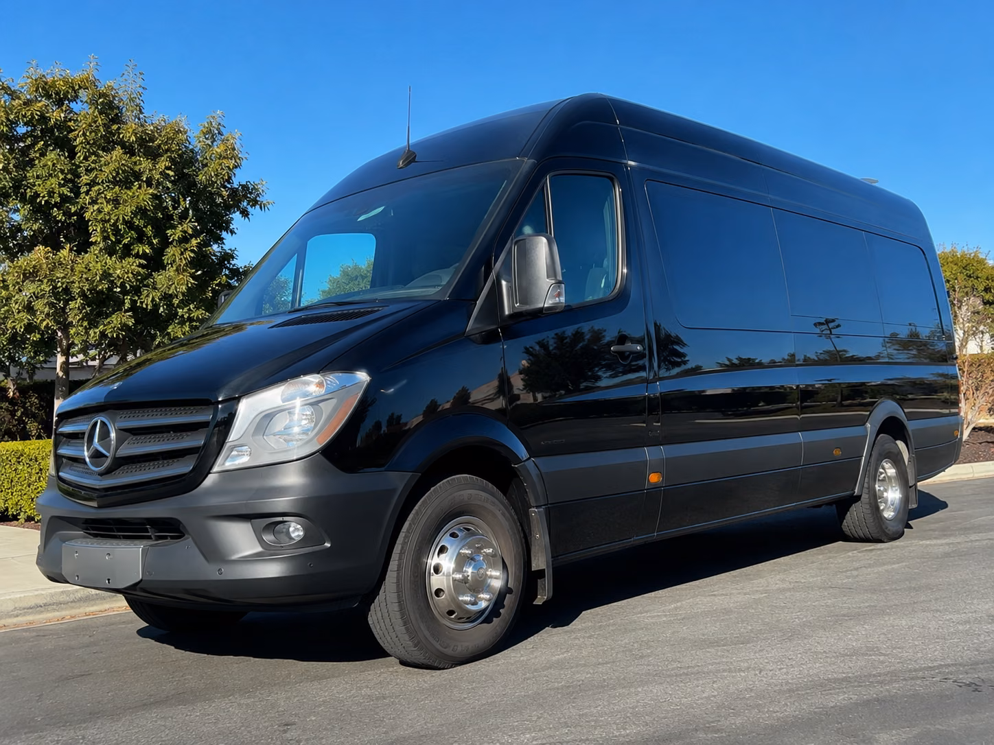 southfield winery shuttle bus rentals in southfield