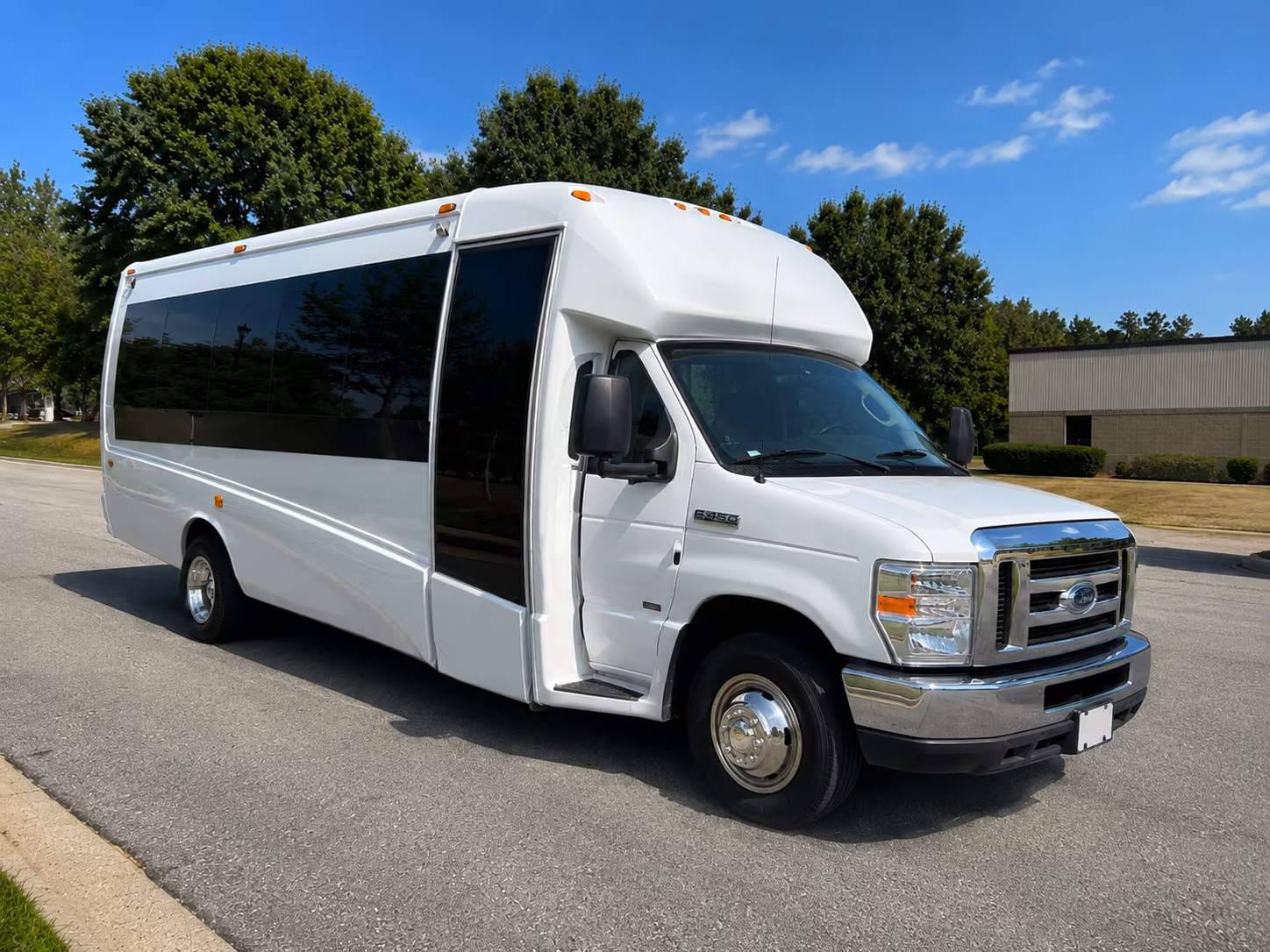 warrencharterbuscompany com helps you lock in pre prom dinner and post prom transportation too